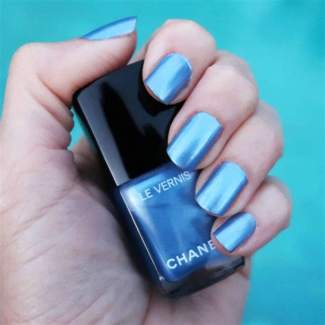 chanel lagune nail polish
